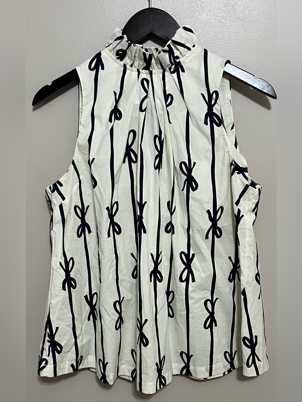 UMGEE high neck back bow top in ivory and navy blue Size Small